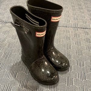Girls black sparkle tall Hunter boots.Size US 11.